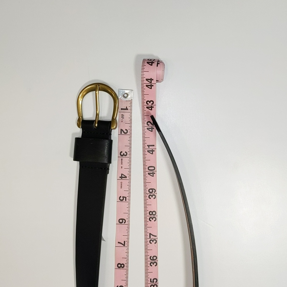 Universal Thread large l PU leather belt black with gold buckle used 44 in